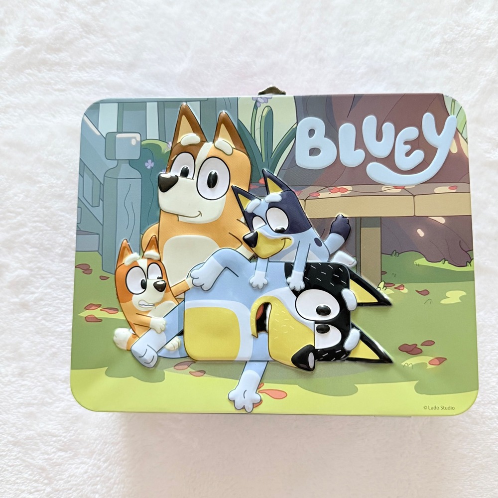 Bluey Tin Lunch Box Kids OS Blue Green Embossed Metal Tote with Puzzle